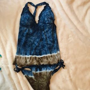 Beautiful Lucky Brand tankini size M top L bottoms